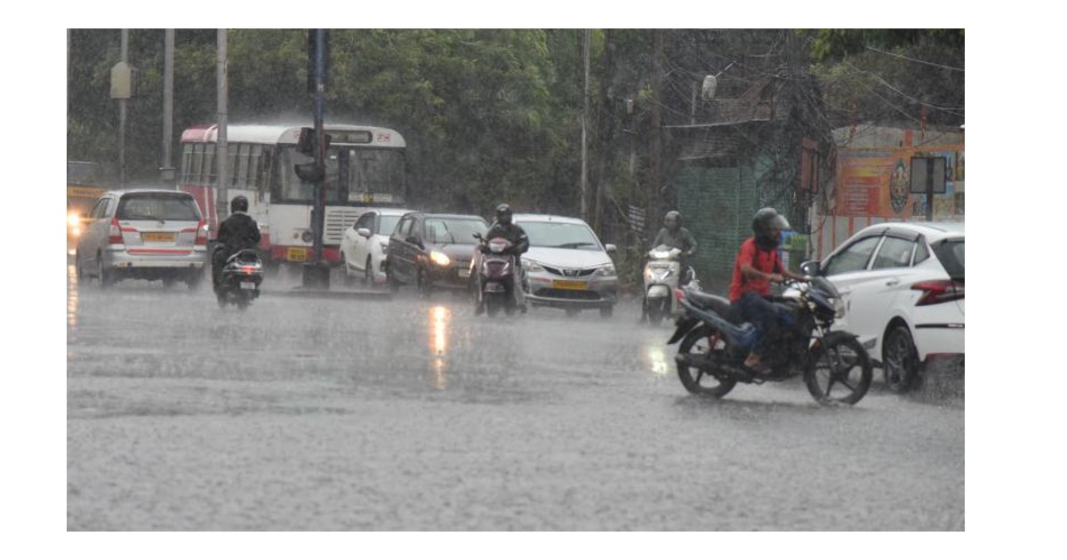 .Flood damage in Telangana Rs. 1400 crore report to center